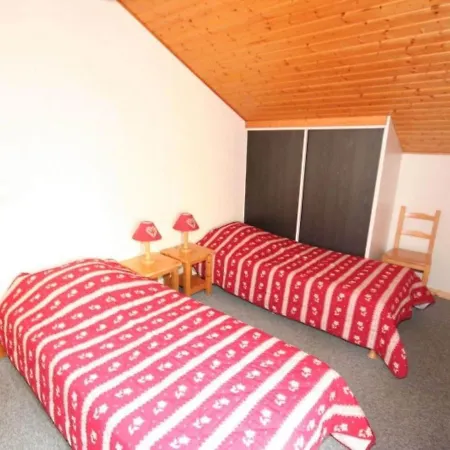 Spacious In With Ski-storage شاتيل