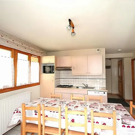 Spacious In With Ski-storage